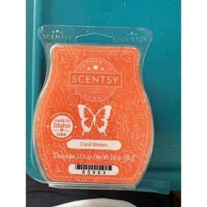 Scentsy coral waters